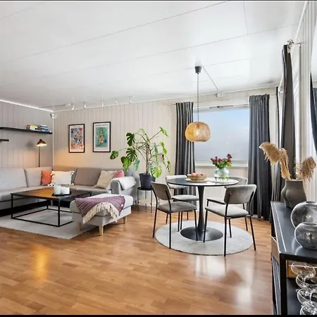 Paris In Norway * ترومسو